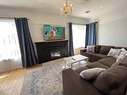 Central 1940s Bendigo Home Hamptons Heritage Reno