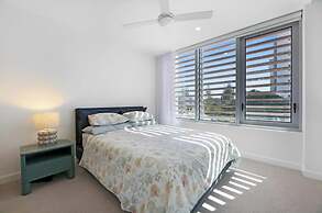 Luxury 2BR Palm Beach Apartment