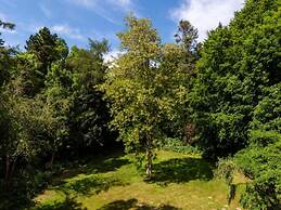 Sunday Resort Rugen Suites