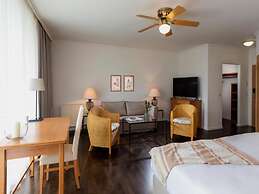 Sunday Resort Rugen Suites
