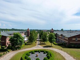 Sunday Resort Rugen Suites
