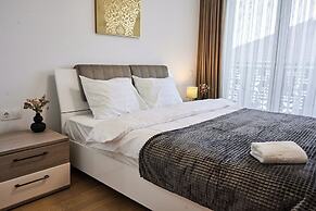 Central Monarh Tower Accomodation