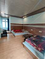 Hotel Nanda Devi