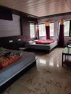 Hotel Nanda Devi