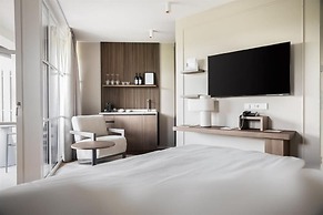 Lingers Suites & Residence