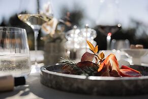 Lingers Suites & Residence