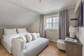 Lingers Suites & Residence