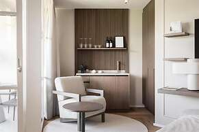 Lingers Suites & Residence