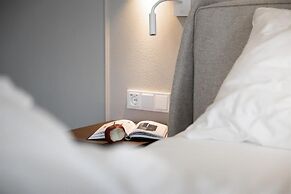 Lingers Suites & Residence