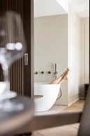Lingers Suites & Residence