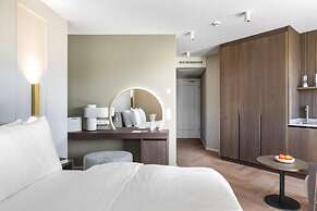 Lingers Suites & Residence