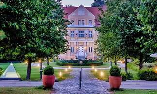 Sunday Resort Rugen Manor Suite