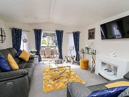 33 Woodpecker Lodge