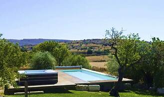 Casale del Mandorlo Piscina - Jacuzzi Riscaldata