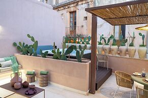 Vico Trigona con Terrazza e Jacuzzi Riscaldata