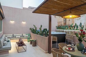 Vico Trigona con Terrazza e Jacuzzi Riscaldata