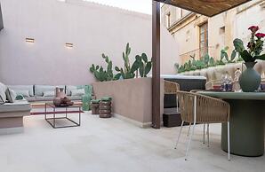 Vico Trigona con Terrazza e Jacuzzi Riscaldata