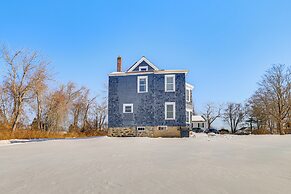 Easy Beach Access! Classic New London Charmer