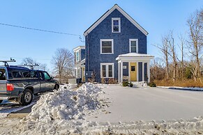 Easy Beach Access! Classic New London Charmer
