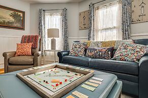 Easy Beach Access! Classic New London Charmer
