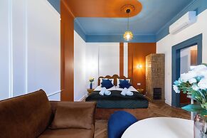 Horizon Apartments - Candy Colored House
