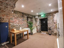 Gatehouse Studio Apartment