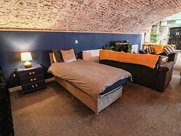 Gatehouse Studio Apartment