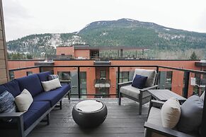 Big Hill Penthouse Chalet