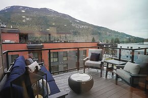 Big Hill Penthouse Chalet