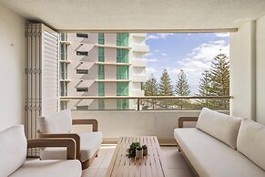 Ambassador 19 Beachside Burleigh Heads