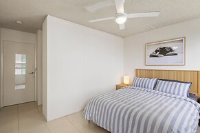 Ambassador 19 Beachside Burleigh Heads