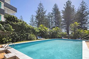 Ambassador 19 Beachside Burleigh Heads