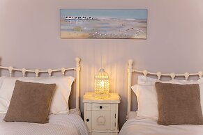 Host Stay Sea View Cottage