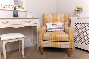 Host Stay Sea View Cottage