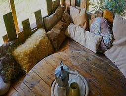 Waterflow - Camping Retreat for 2