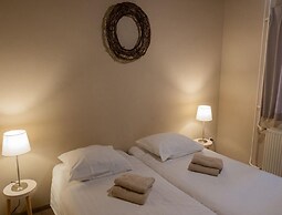 Modern Apartment Near Geuldal Epen