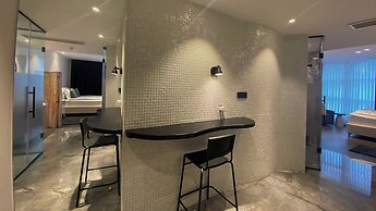 La Luma Suites&Hostel