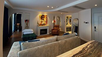 La Luma Suites&Hostel