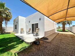 Quiet Mexican-style Getaway With Spacious Patio