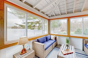 3BR Lakefront Dog-friendly w/ Dock