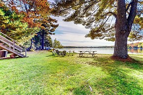 3BR Lakefront Dog-friendly w/ Dock