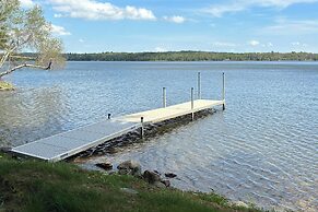 3BR Lakefront Dog-friendly w/ Dock