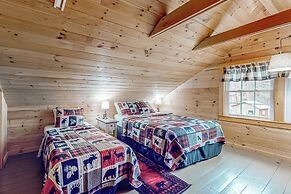 3BR Lakefront Dog-friendly w/ Dock