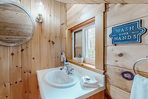 3BR Lakefront Dog-friendly w/ Dock