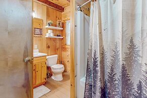3BR Lakefront Dog-friendly w/ Dock