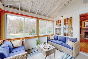 3BR Lakefront Dog-friendly w/ Dock