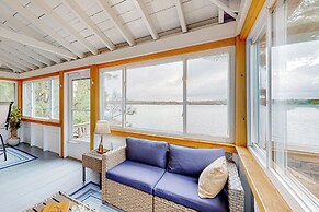 3BR Lakefront Dog-friendly w/ Dock