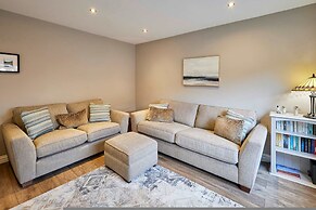 Host Stay Crescent House