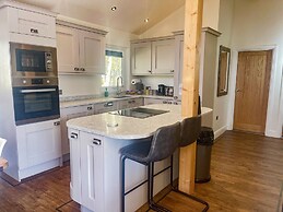 Woodburn Lodge