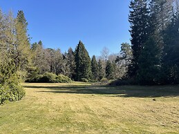 Woodburn Lodge